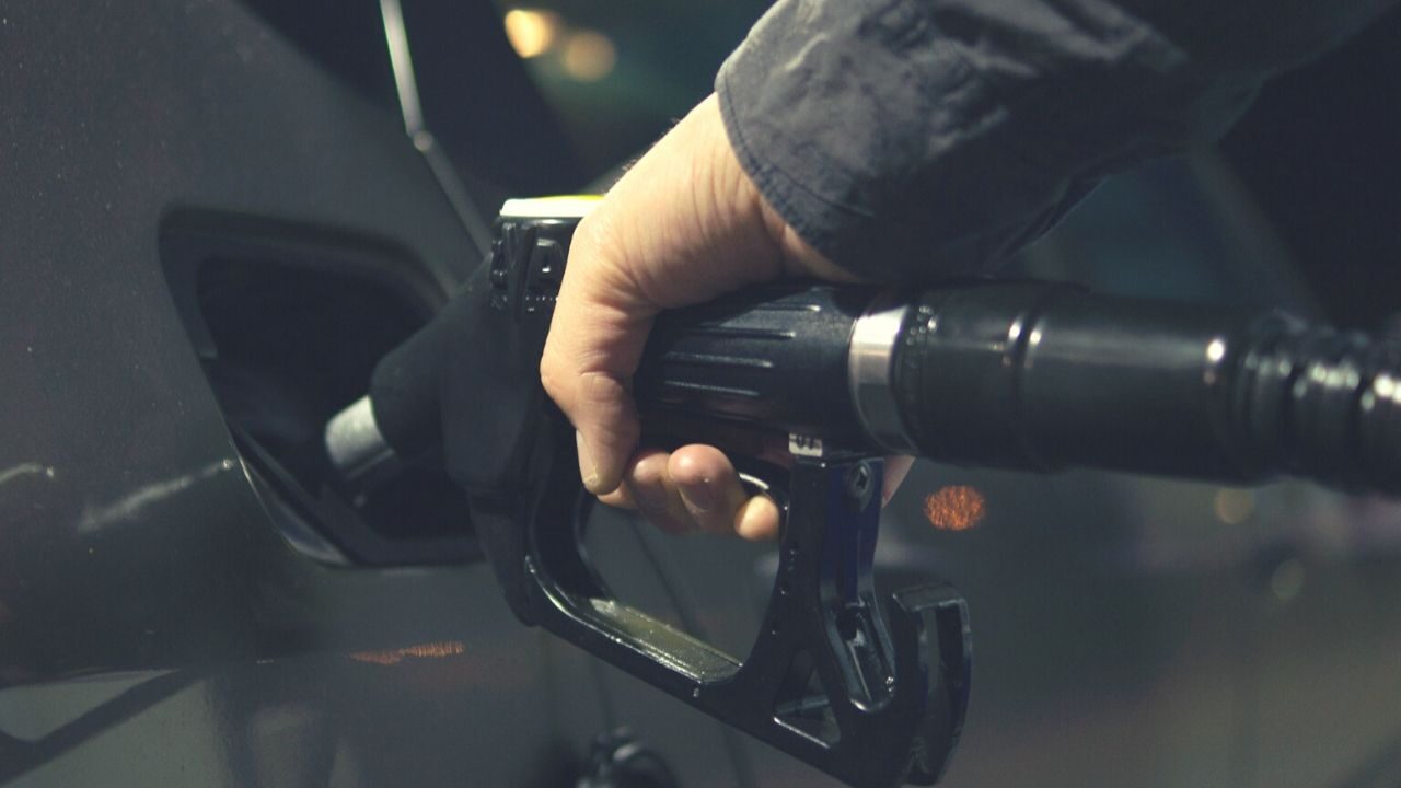 Prezzo dei carburanti: in calo il Gpl, stabilità per benzina e diesel