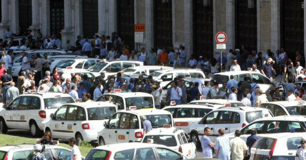 Taxi: decreto del governo contro l’abusivismo