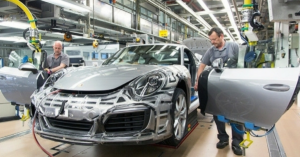 Porsche generosa: bonus di 9.111 euro ai dipendenti