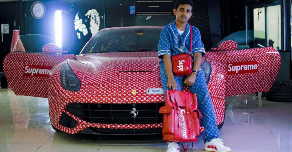 Ferrari customizzata Supreme x Louis Vuitton: lo sfizio di un ricco 15enne