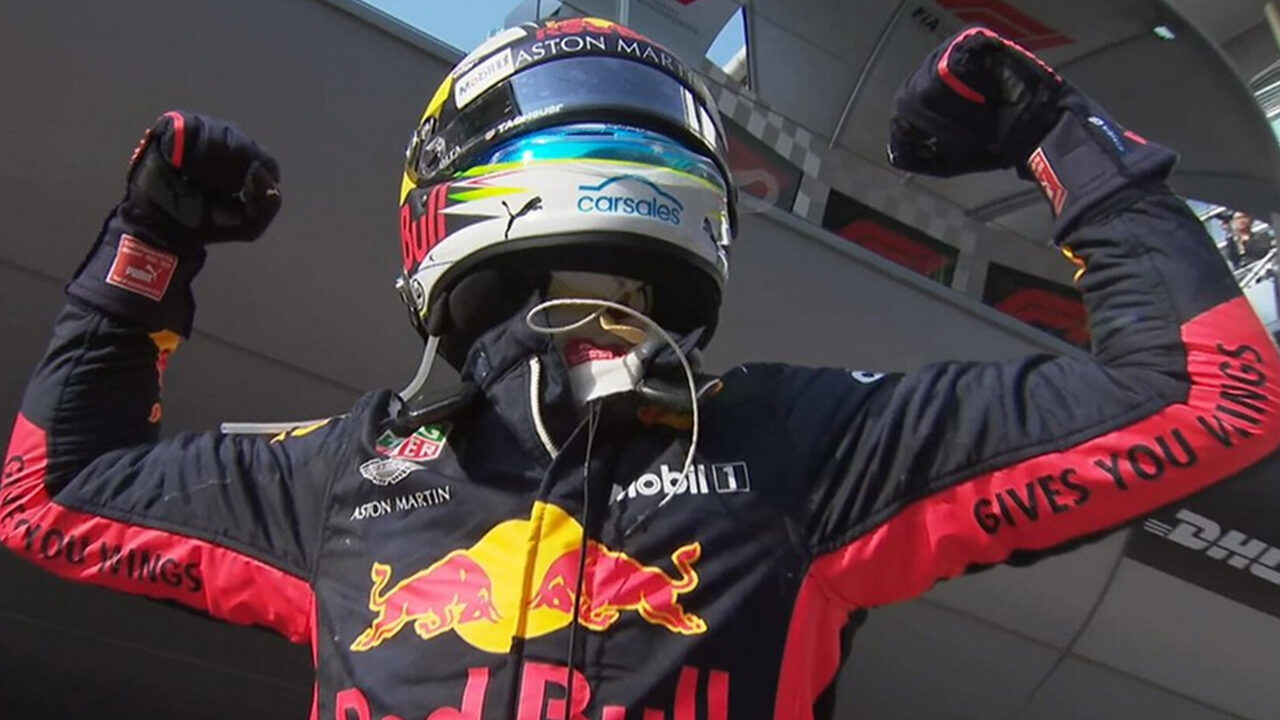 F1, Cina: vince a sorpresa Daniel Ricciardo nella giornata nera di Vettel