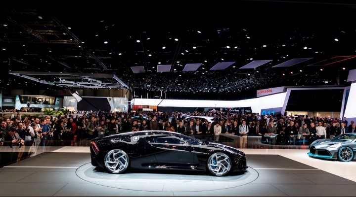 Salone di Ginevra, arriva la "carissima" Bugatti Voiture Noire: vale 11 milioni