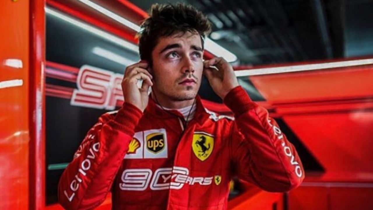 Leclerc istruttore per un giorno, un bimbo di 6 anni alla guida di una Ferrari