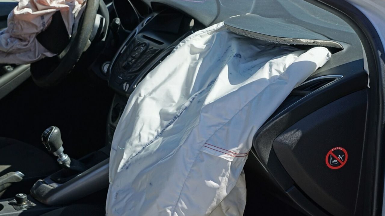 Problemi agli airbag: richiamo per 6 milioni di veicoli Toyota e Honda