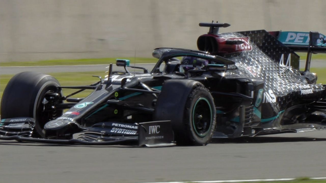 GP Silverstone: Hamilton vince con tre ruote, Leclerc sul podio