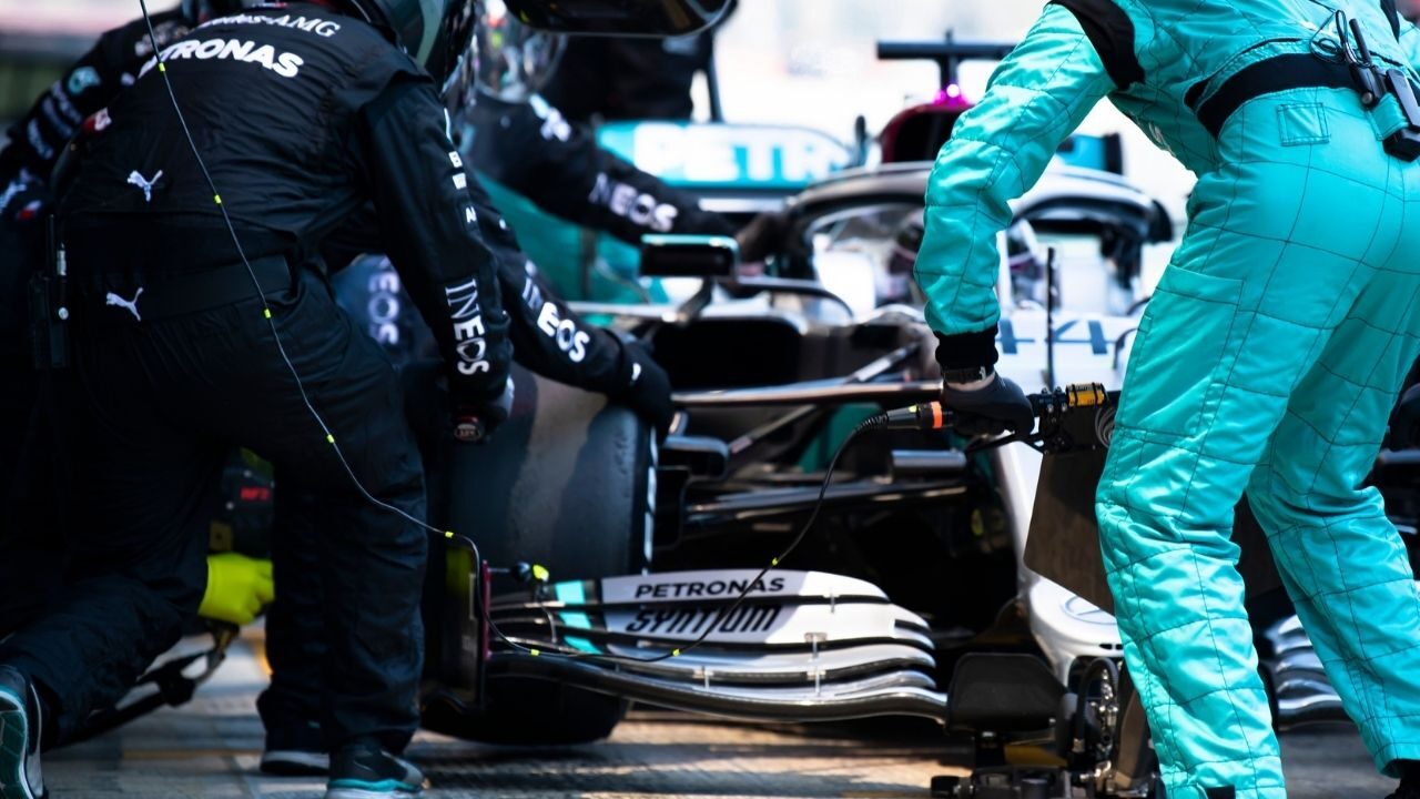 F1, Mercedes: un altro membro del team è positivo al Covid-19