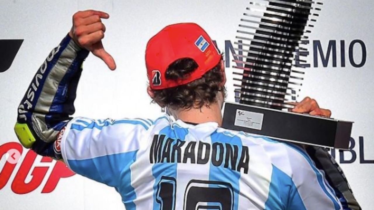 Maradona, il ricordo di Valentino Rossi: “Indimenticabile Diego”