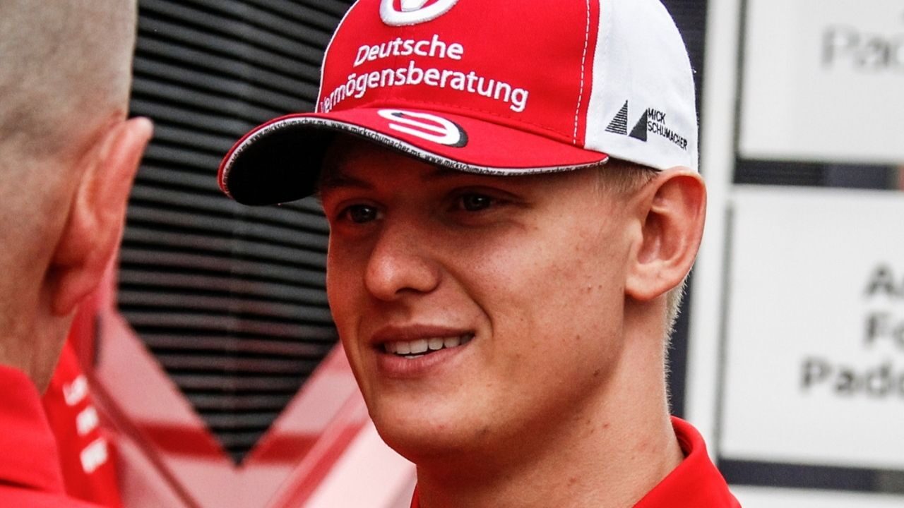 Mick Schumacher in Formula Uno, è ufficiale: sarà un pilota della Haas