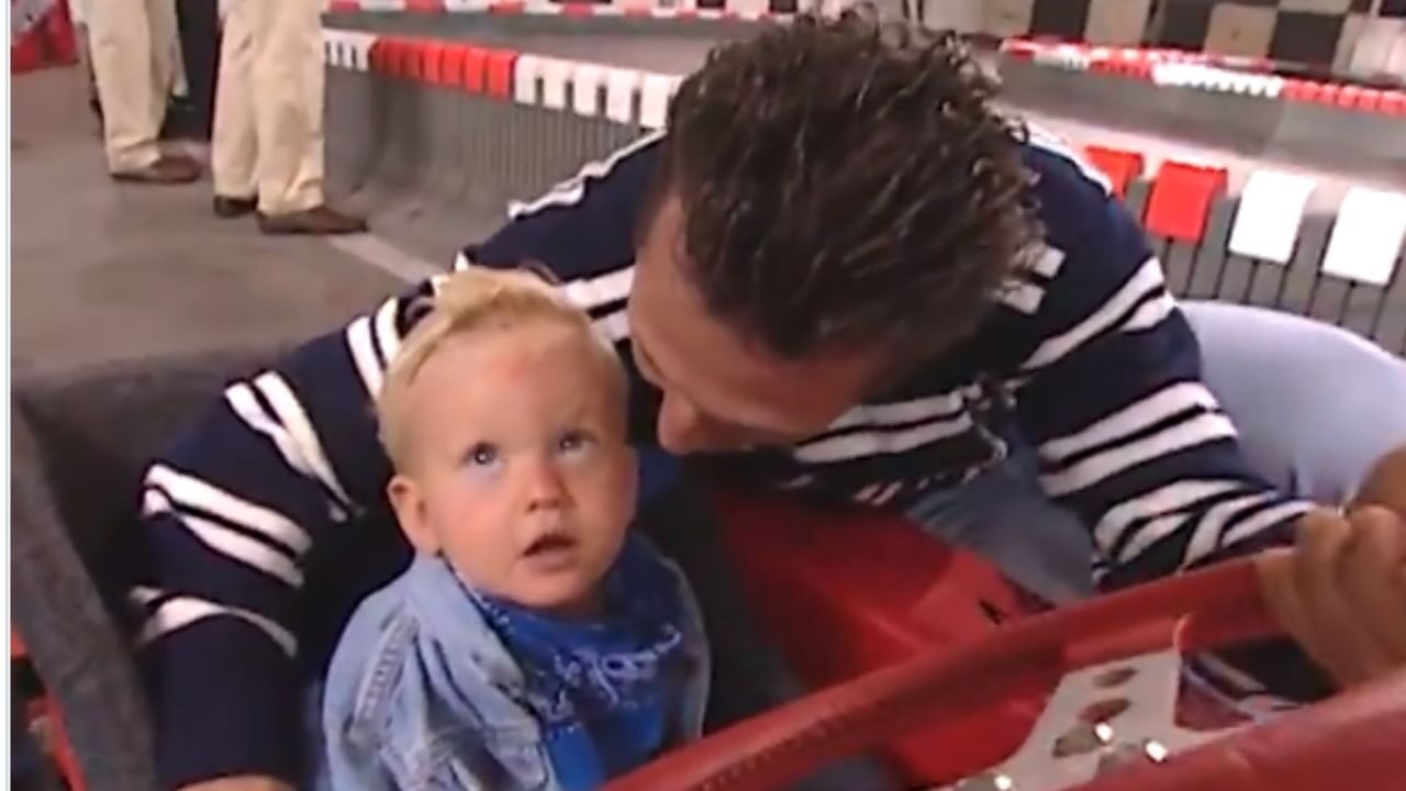 Mick Schumacher in Formula Uno, la prima volta al volante con il padre