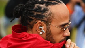 hamilton pensieroso nel post gara